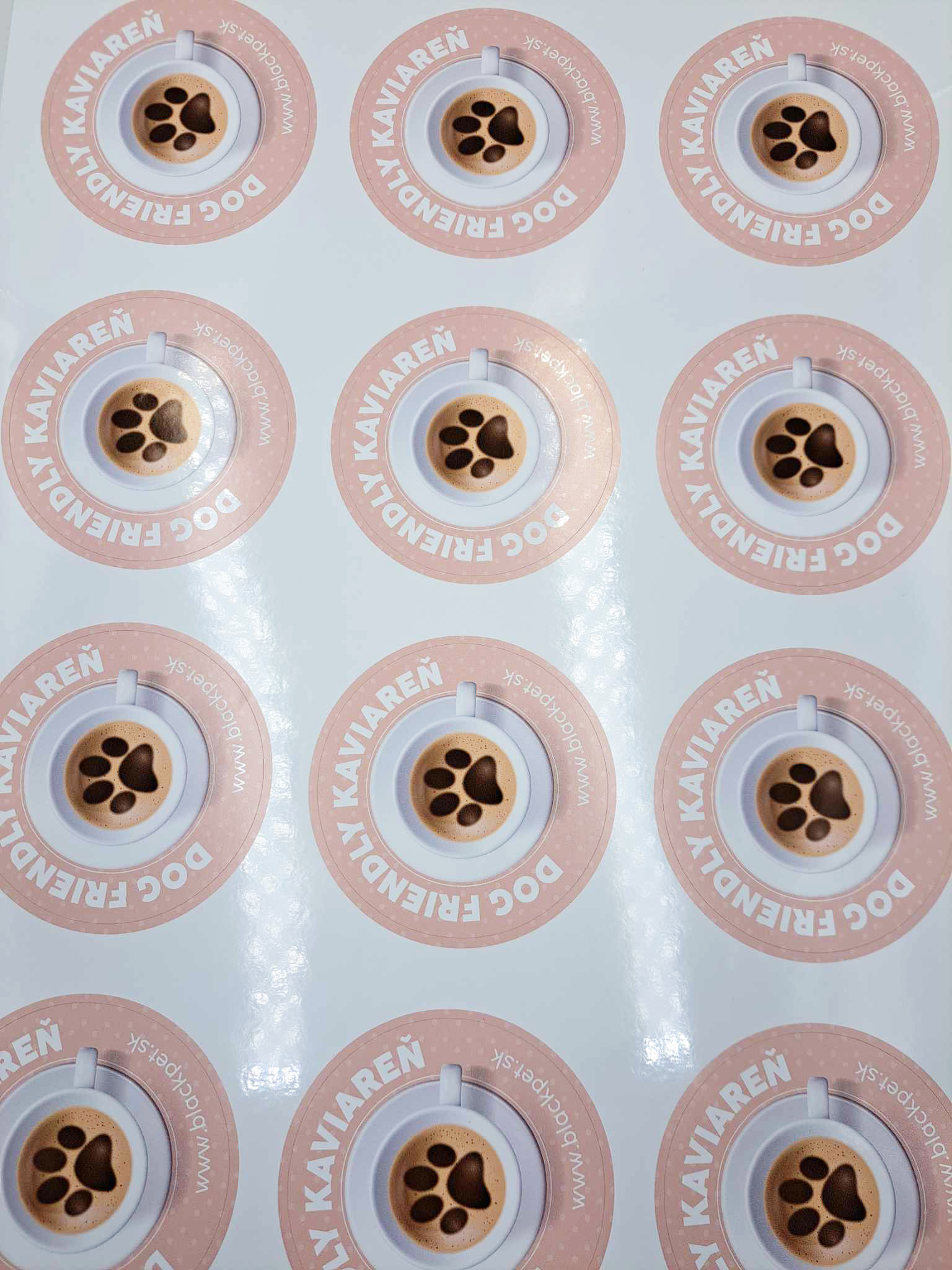 Nálepka vstup DOG FRIENDLY KAVIAREŇ 8 cm